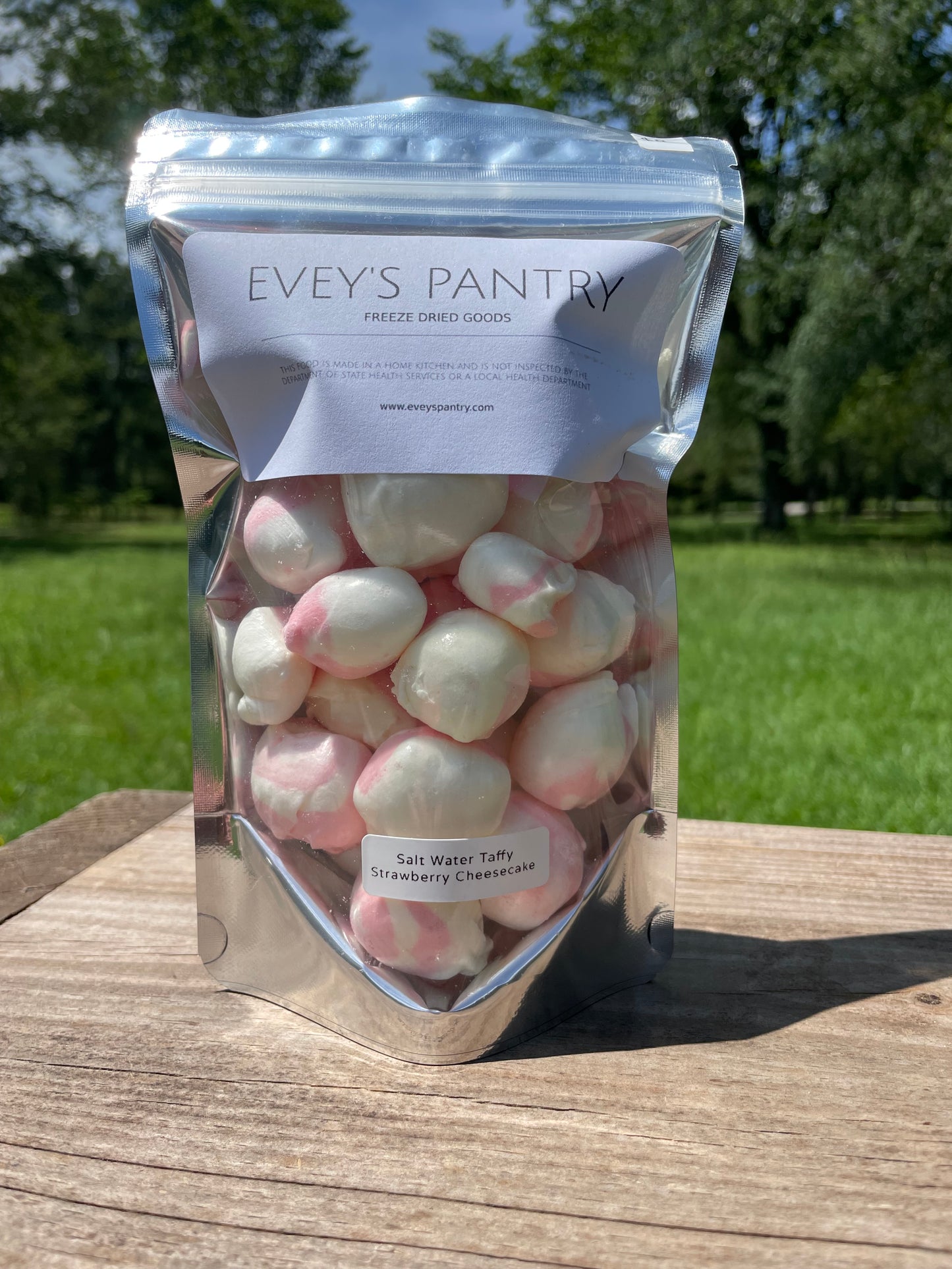 Freeze Dried Salt Water Taffy - Strawberry Cheesecake